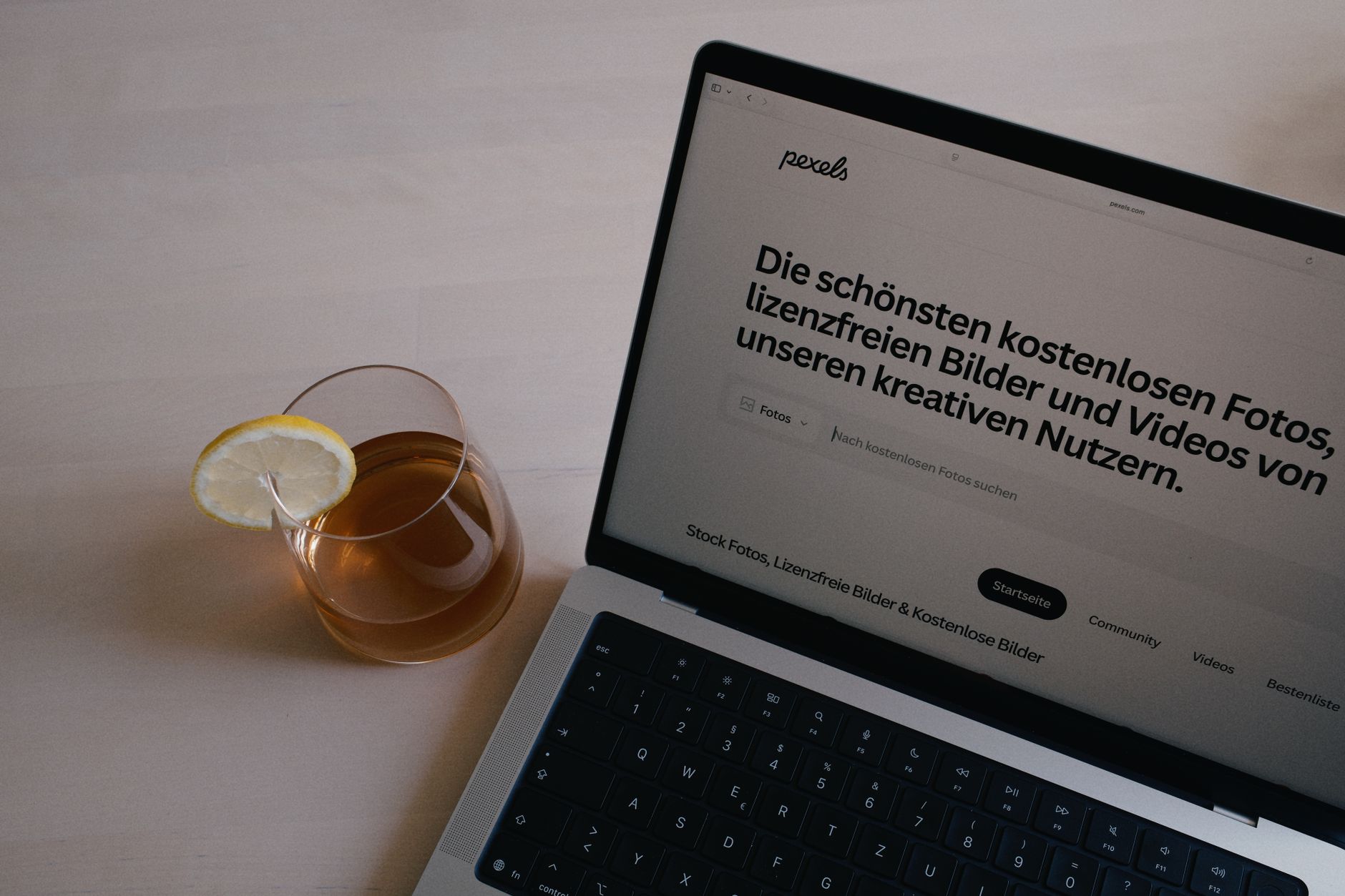 Cognitive Load Reduction: Designing Simplifiable Bases That Integrate CTA Without Visual Clutter