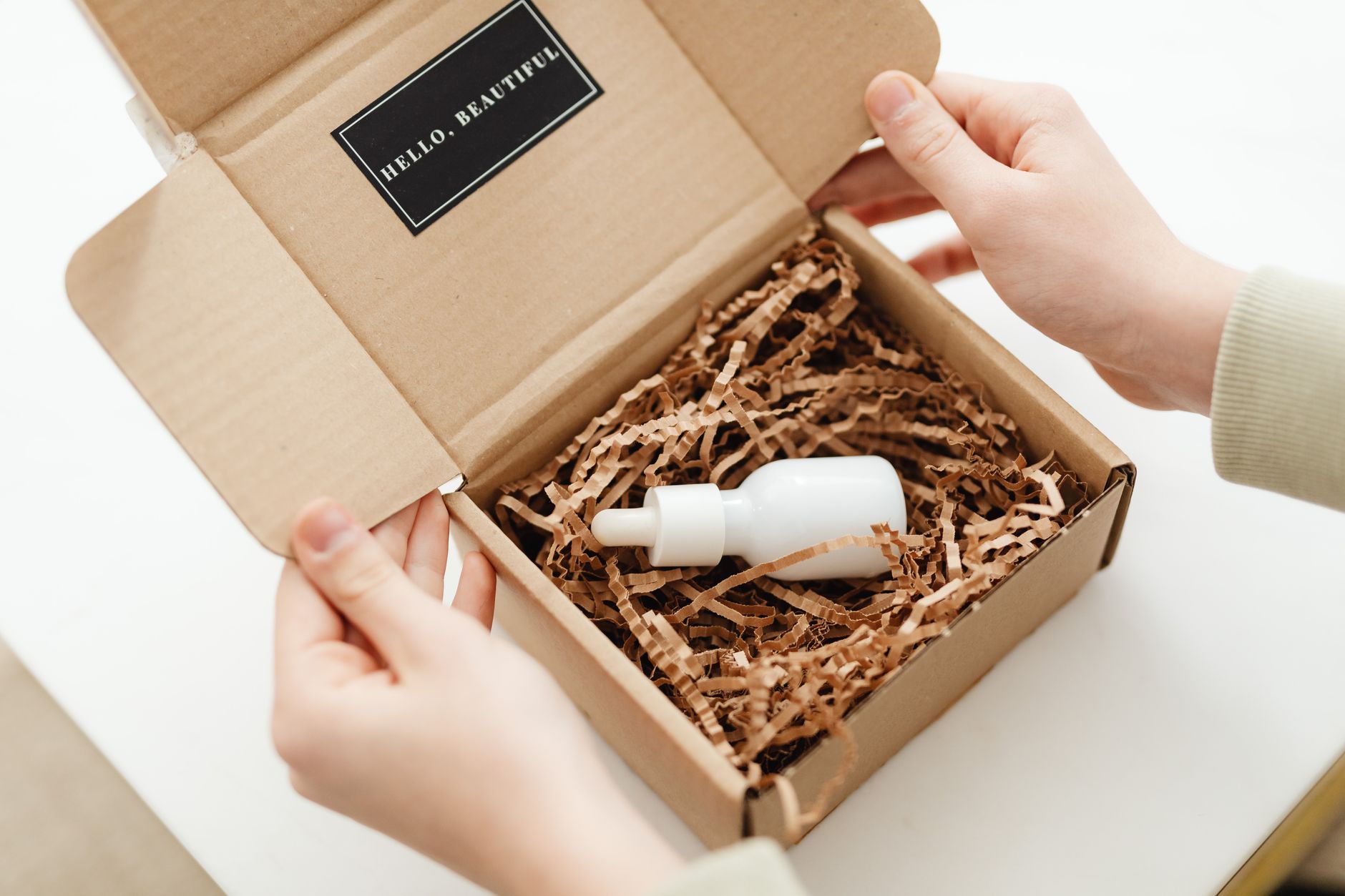 Dimensional Static Creator Test: 9:16, 1:1 and 4:5 Templates Designed to Portray Authentic unboxing Experience