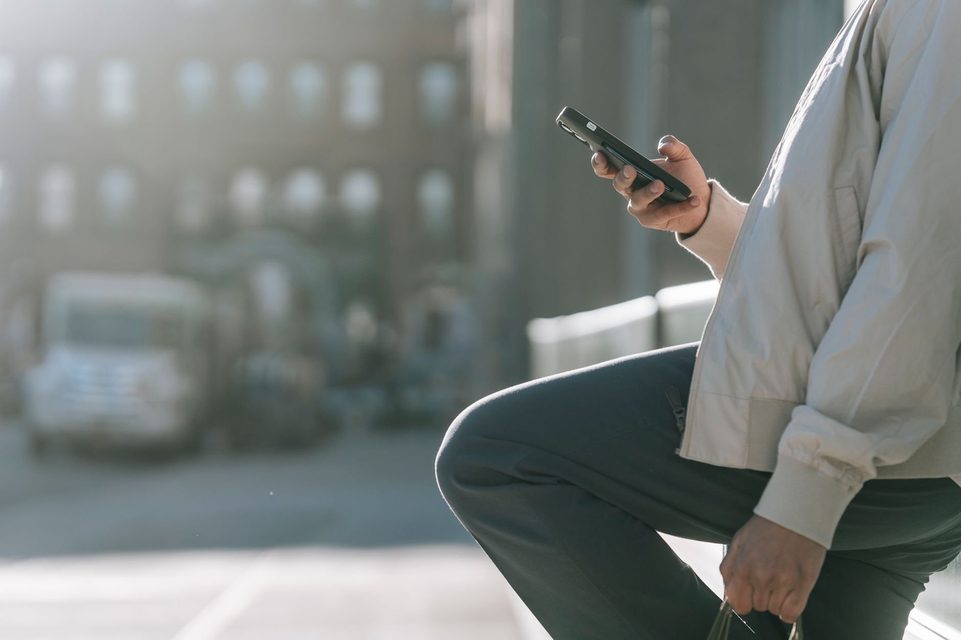 Mobile-First Hierarchy: How 3-Second Active Viewing Reshapes AI Ad Layout