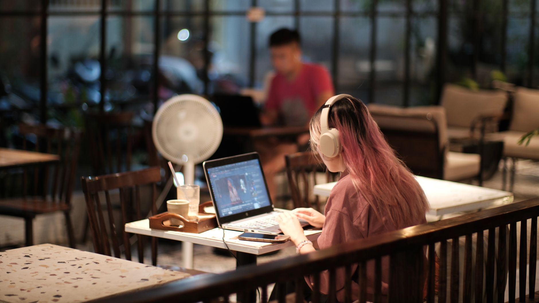 Platform-Specific Creative Derivatives: Why Instagram Needs 7:8 Crop While Facebook Prefers 4:5 for Maximum Hit Rate