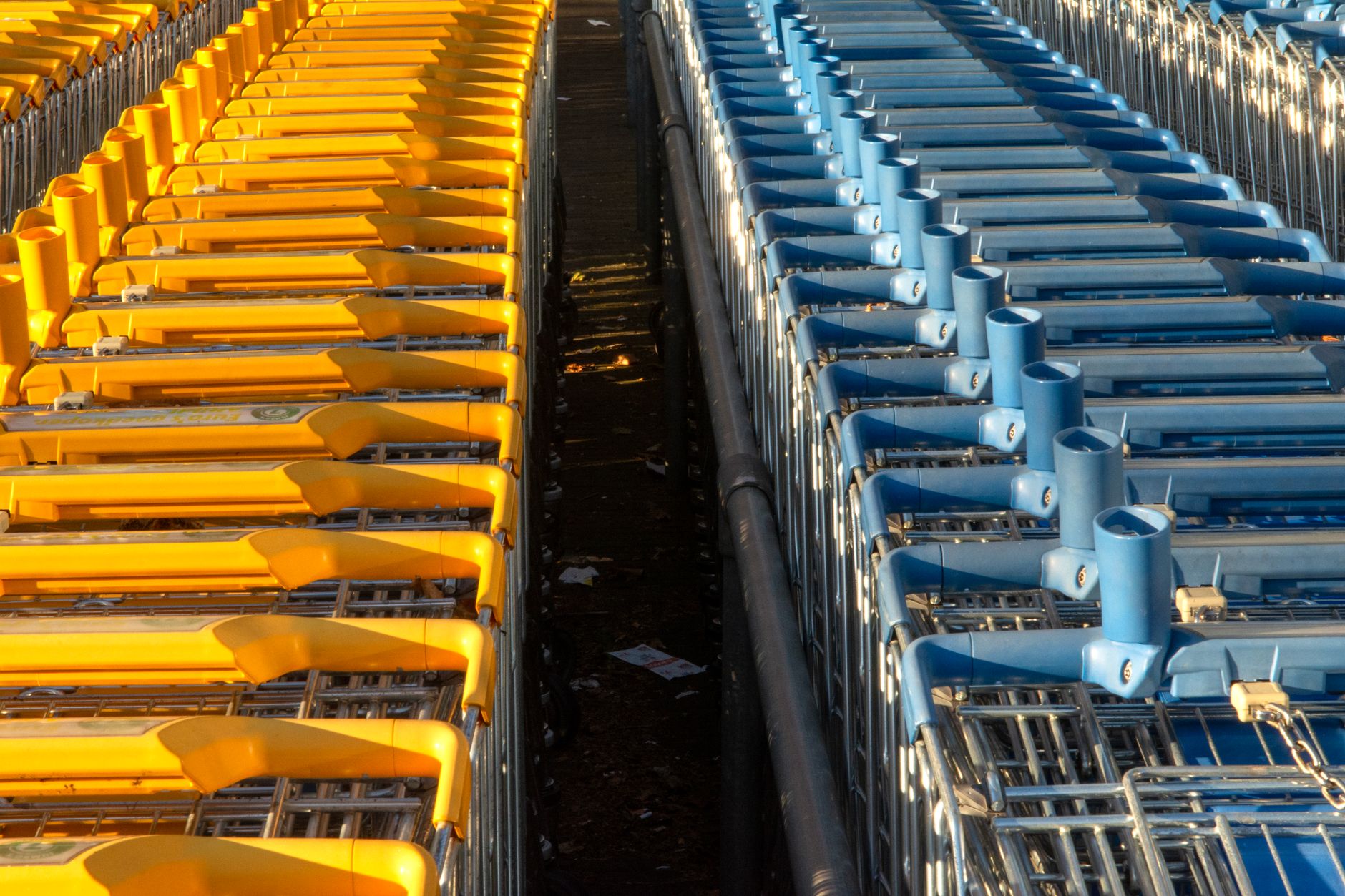 Shoppable Static Ads: Embedding Minimum Viable Cart Features Without Video