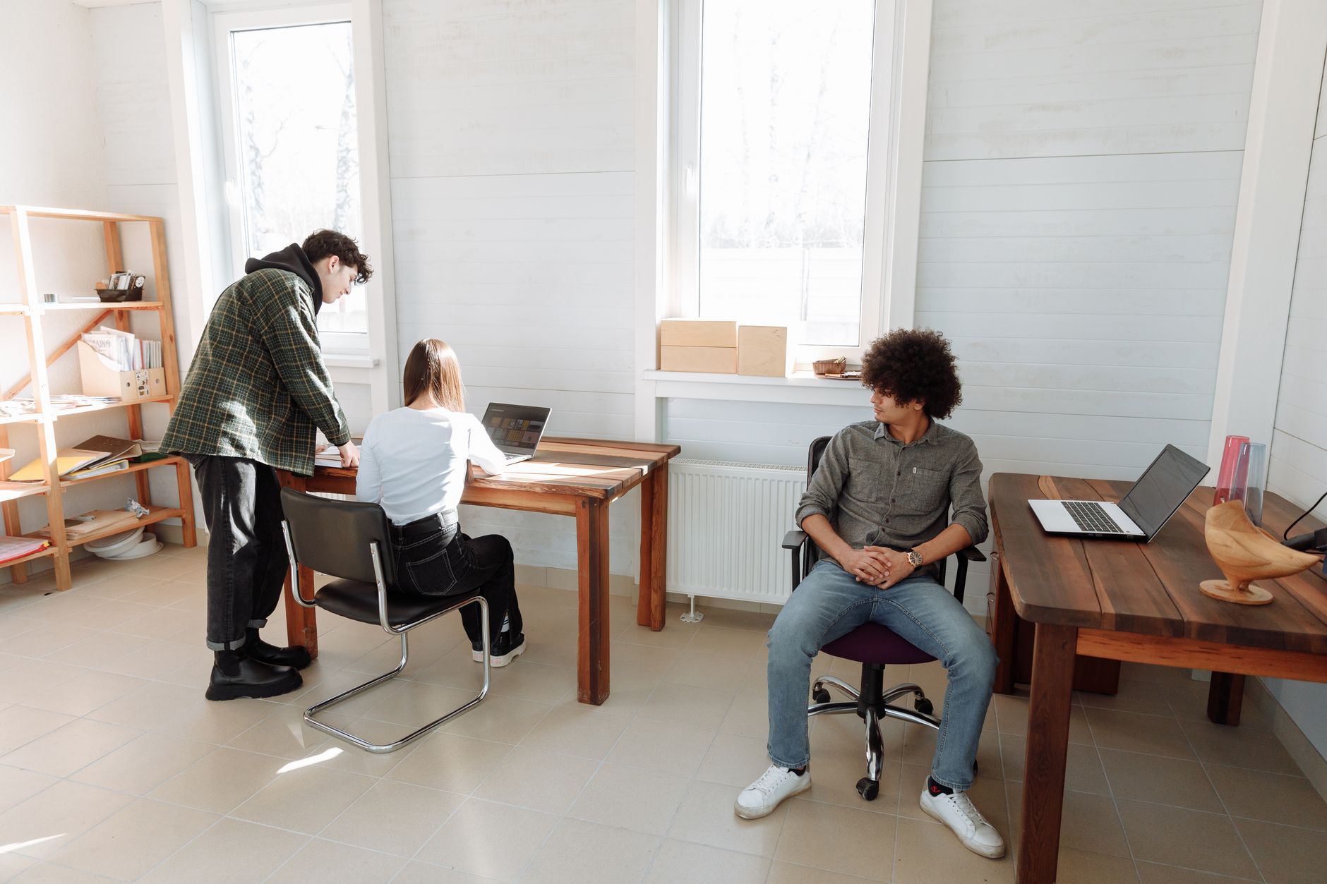 The 6-Hour Creative Cycle: How D2C Brands Can Replenish Ad Sets Faster Than Spend Scales