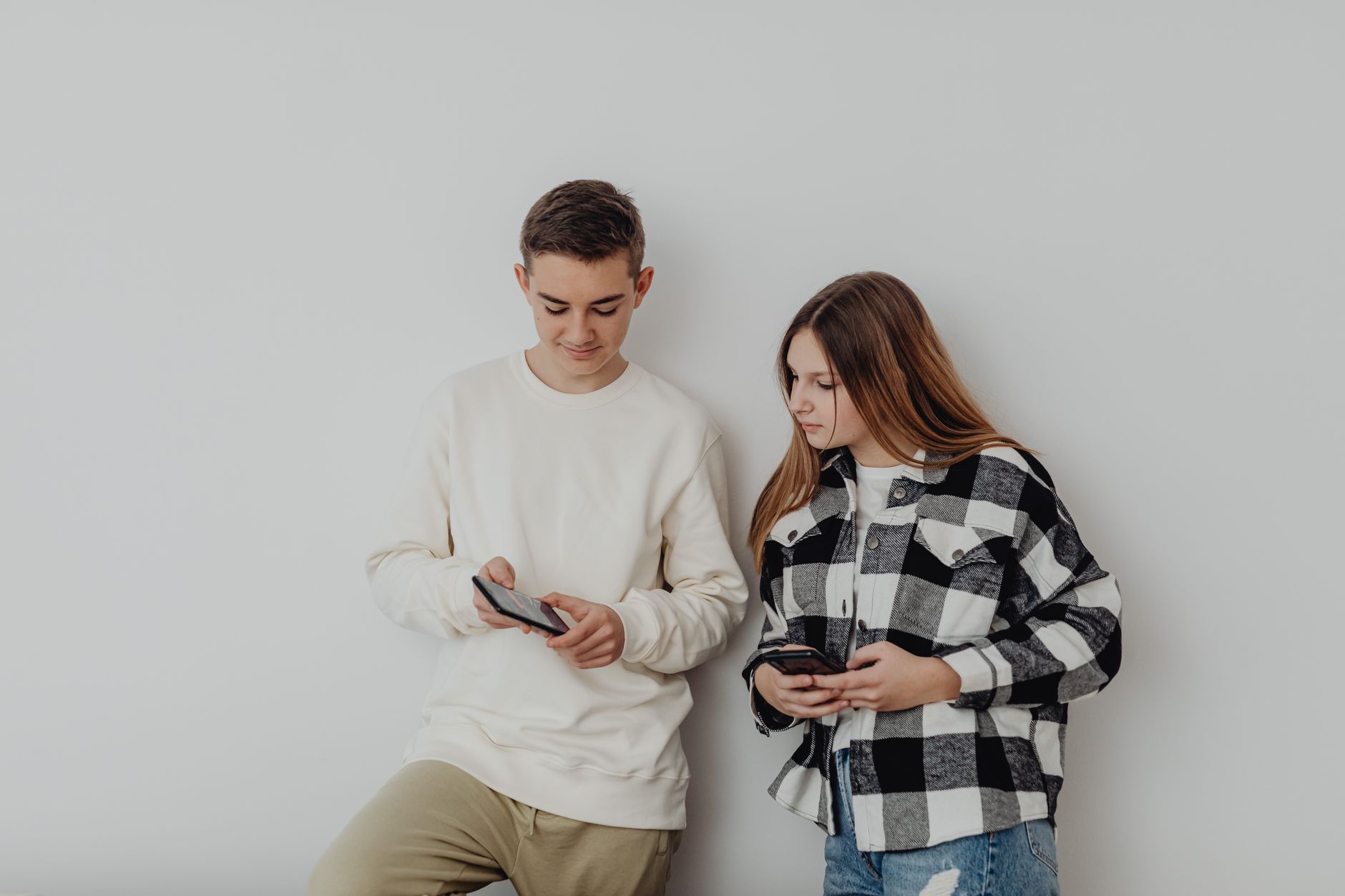 The Counterintuitive Hook: Why Static Ads Outperform Video for Subscription Retention
