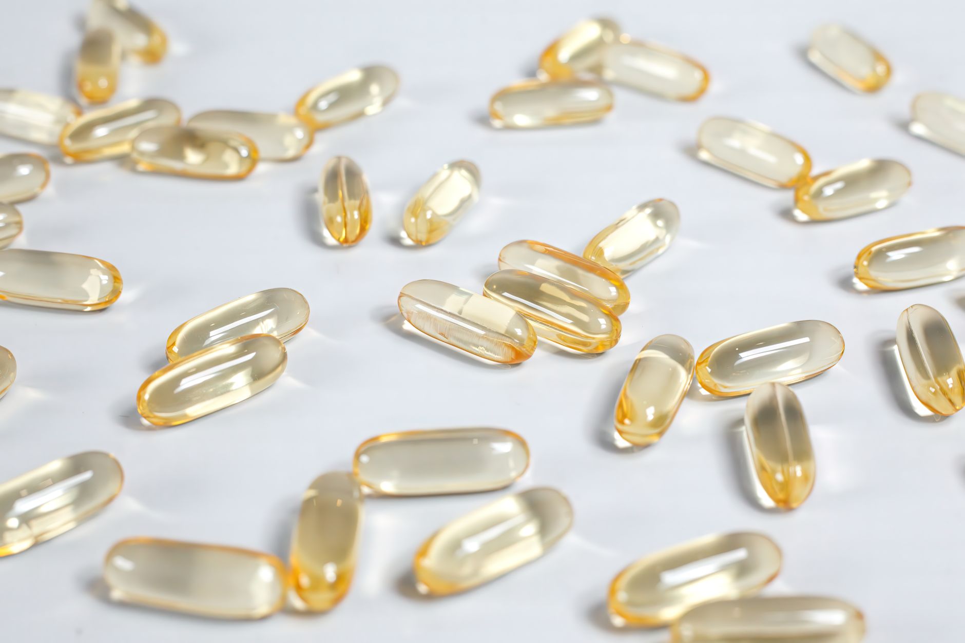 Why a $50M Supplement Brand Ditched Hero Videos for CO8-Generated Still Lifes With Embedded Reviews